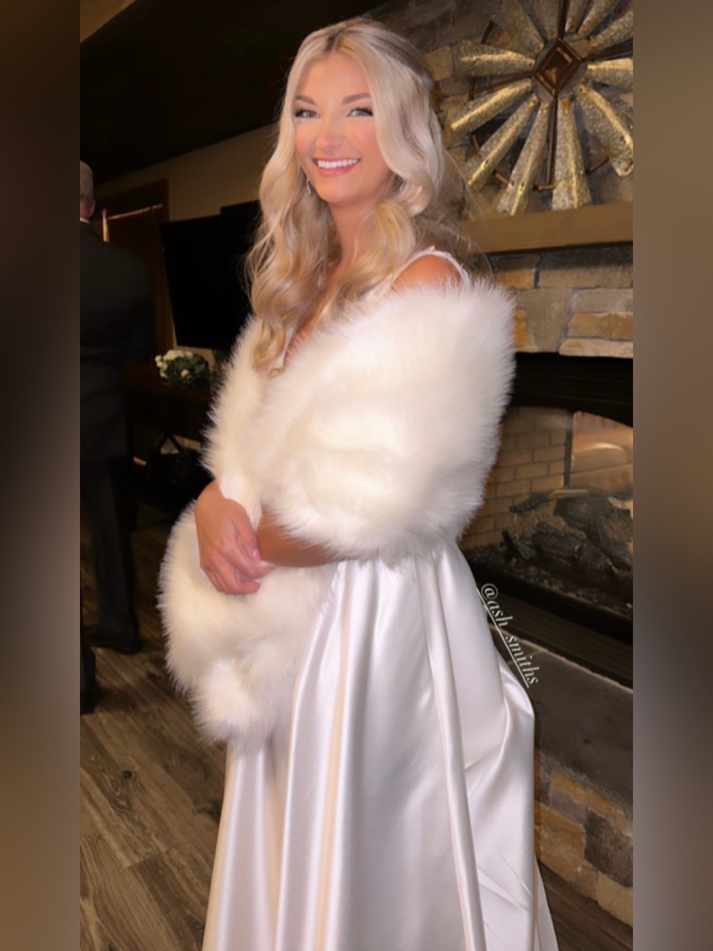 Elegant Ivory Faux Fur Shawl
